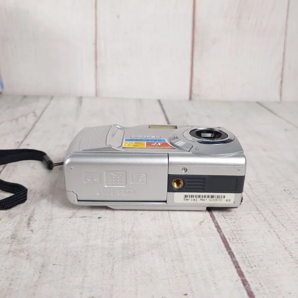 DIGITREX Model DSC-2100 - 2.1 MP Digital Camera w/ Box + Case - TESTED WORKING